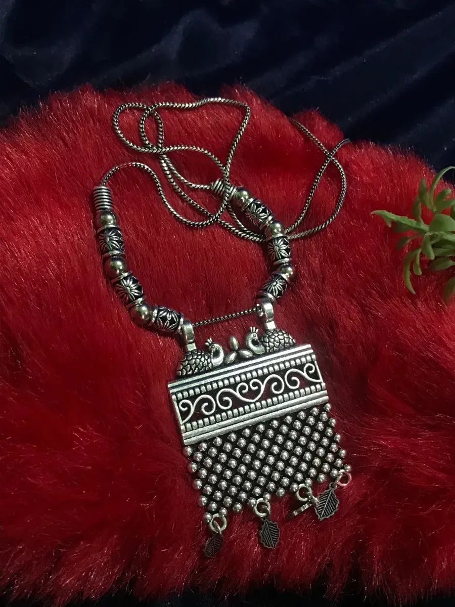 Classy Silver Plated Oxidized Chain With Square Pendant