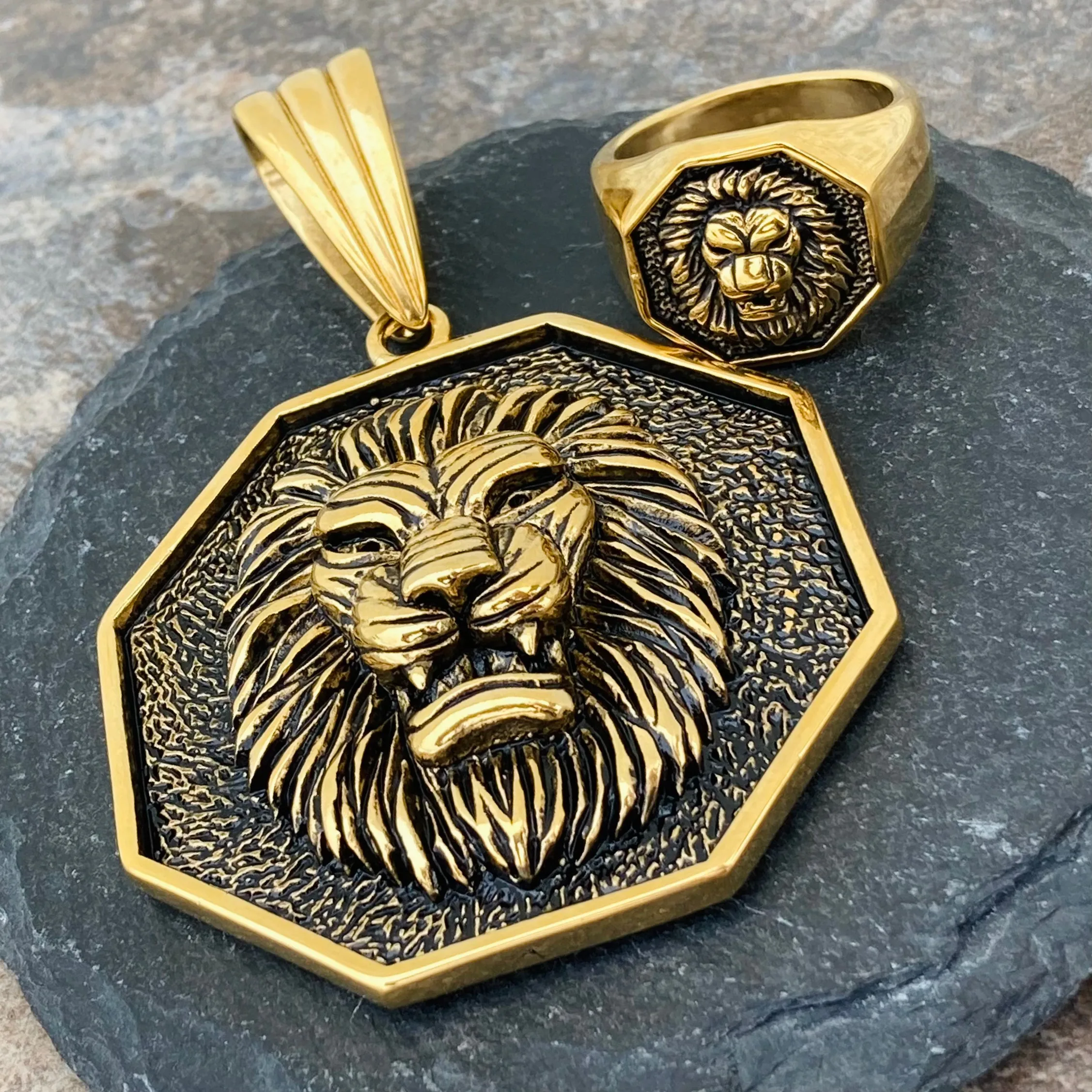 Lion - Gold Pendant - Necklace (779)