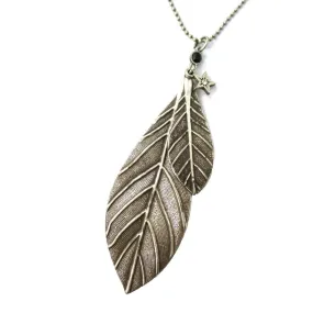 Simple Elegant Leaves Shaped Floral Pendant Necklace in Silver | DOTOLY